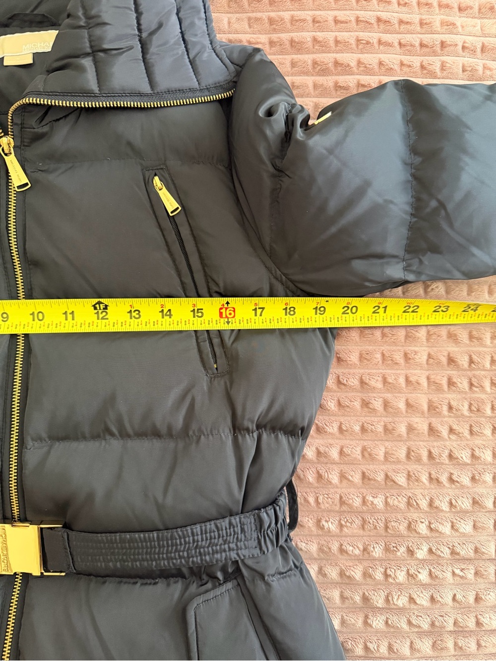 NWT Michael Kors Puffer Coat + Belt, Faux Fur Hood. Cinch Waist. Midnight Blue. - Picture 9 of 13